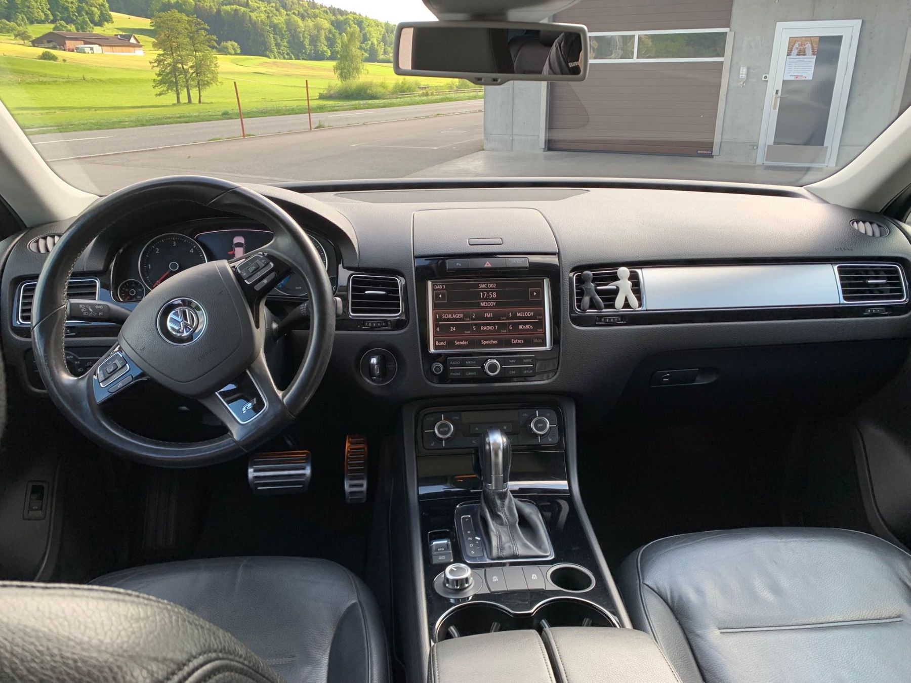VW Automobili: VW Touareg 3.0 tdi R-Line – Usato da Studen BE venduto da sabit08 5