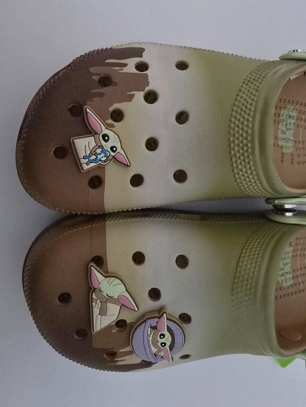 Crocs Chaussures hommes: Crocs STAR WARS GROGU CLASSIC – Neuf avec emballage d'origine à Bergdietikon par ewa1005 7