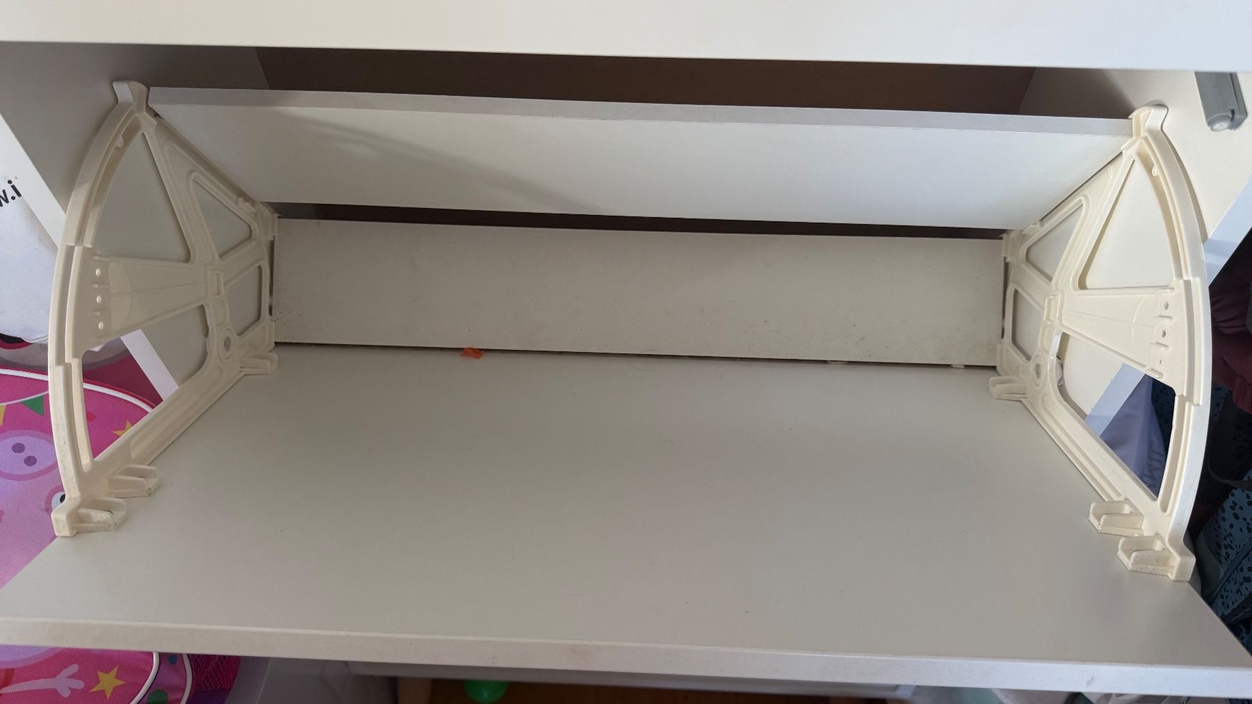 Armadi: White 3-Tier Shoe Cabinet – Usato da Crans VD venduto da let_9v8x 2