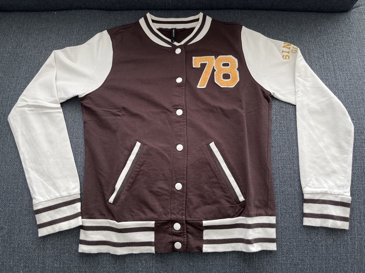 Pullover & Sweatshirts: Jäckli – Gebraucht aus Fraubrunnen von amm_7kp6