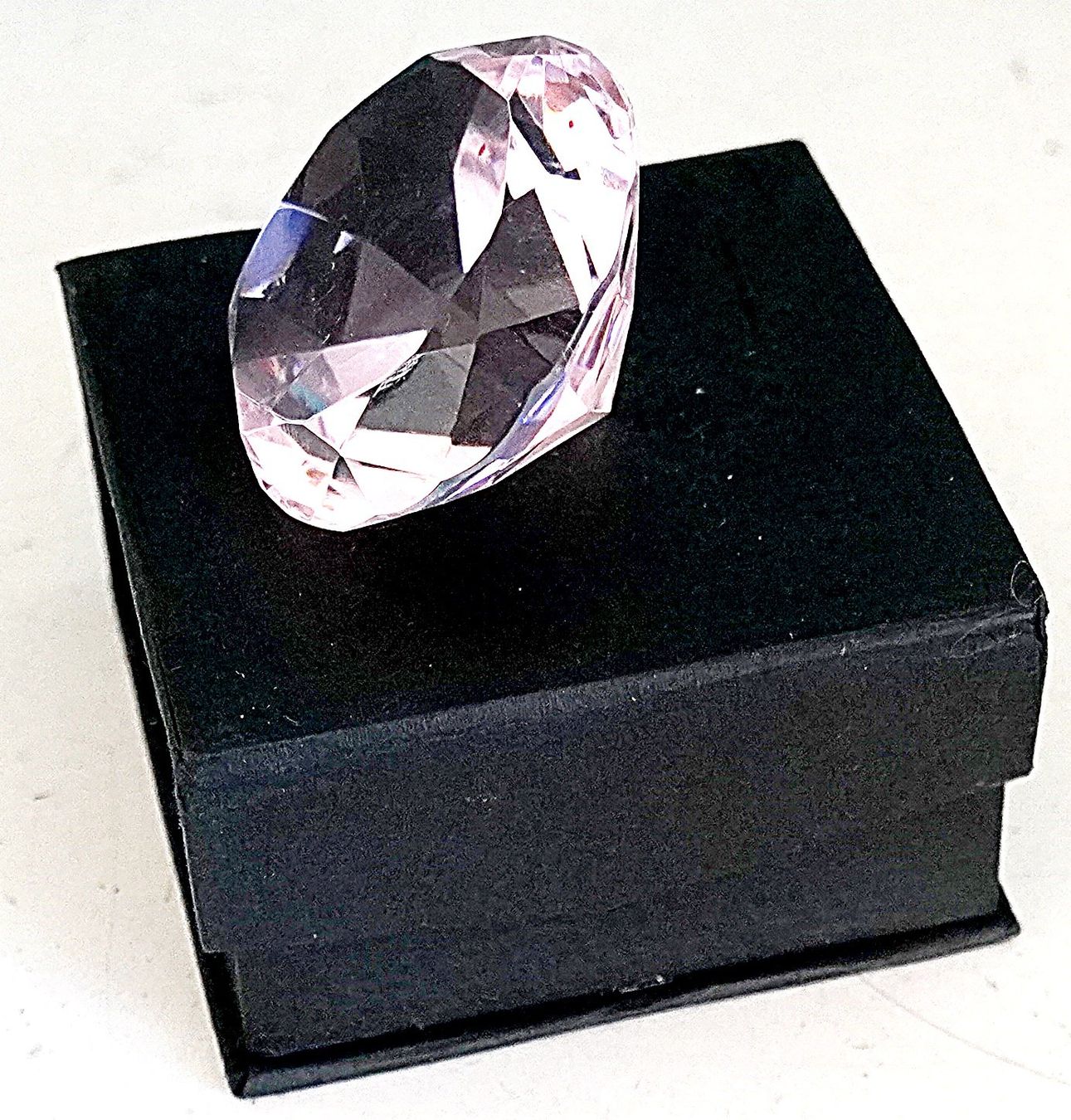 Minerali & Pietre curative: Kristall Diamant Rosa Ø 5cm – Usato da Baar venduto da 2cvbaar 2