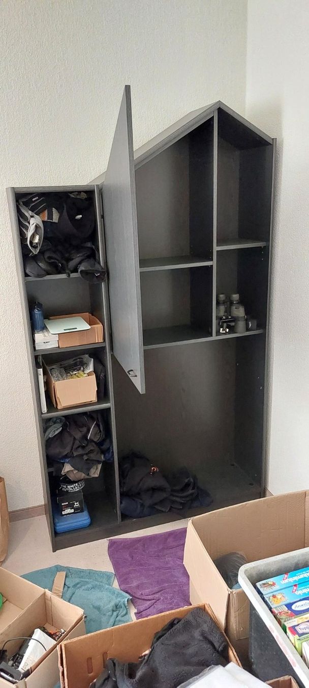 Schränke: Kinder Schrank – Gebraucht aus Horw von Zentral50 1