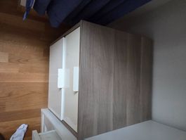 Nachttisch Holzoptik mit weissen Türen gebraucht