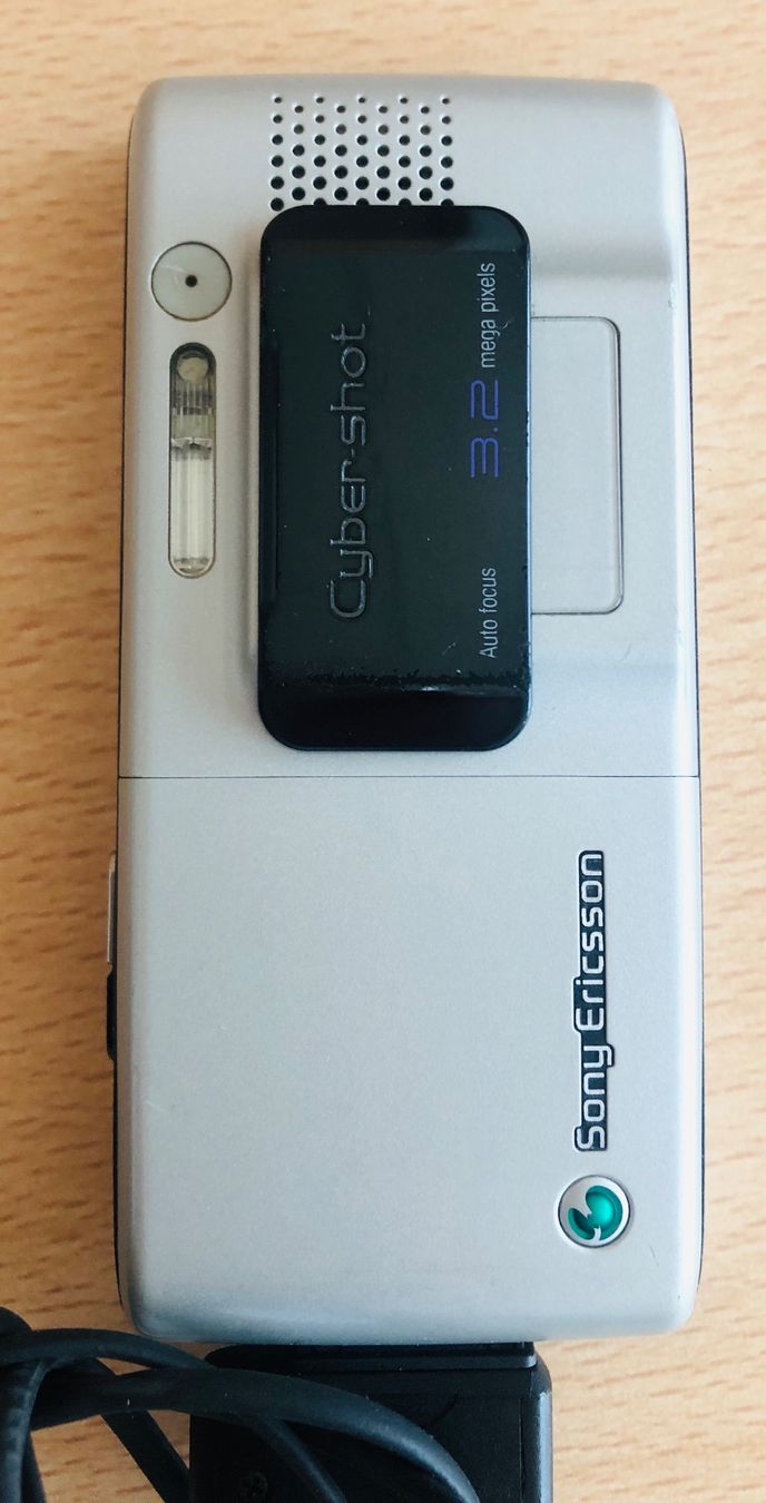 Ericsson Telefoni cellulari / Smartphones: 2 Mobile Ericsson K800i + T861 + Chargeurs _DEFECT – Difettoso da Veyrier venduto da Szurkemaci 2