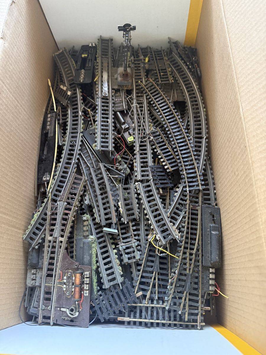 Giocattoli: Rails train jouets lot divers état d'usage variable – Usato da Tolochenaz venduto da adr_dj58 6
