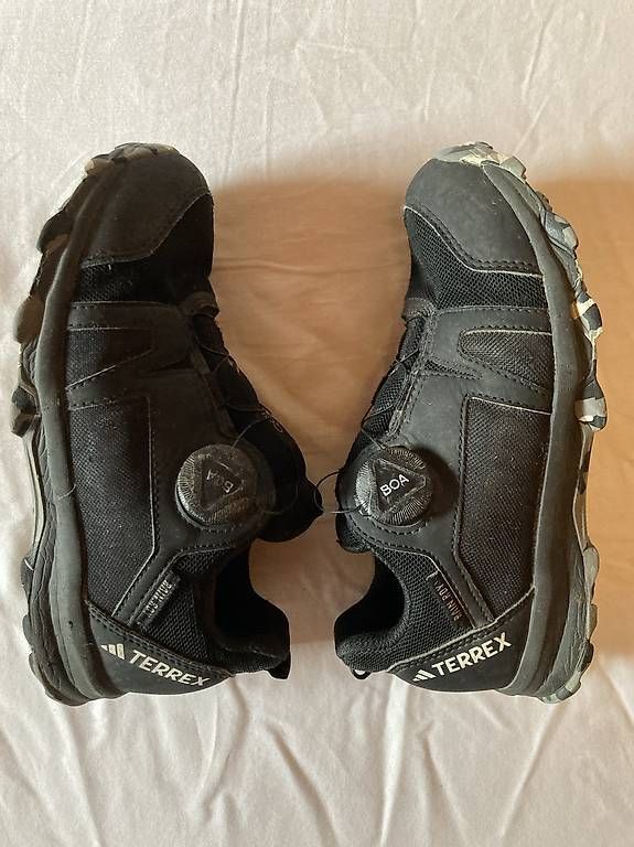 Schuhe für Jungen: Adidas Terrex 32 – Gebraucht aus Haldenstein von meladin 1