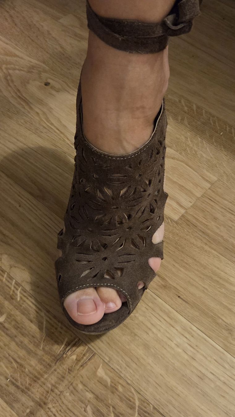 Scarpe da donna: Wildleder Sandalen Stiletto Pumps – Usato da Zug venduto da opo_cy5d 2