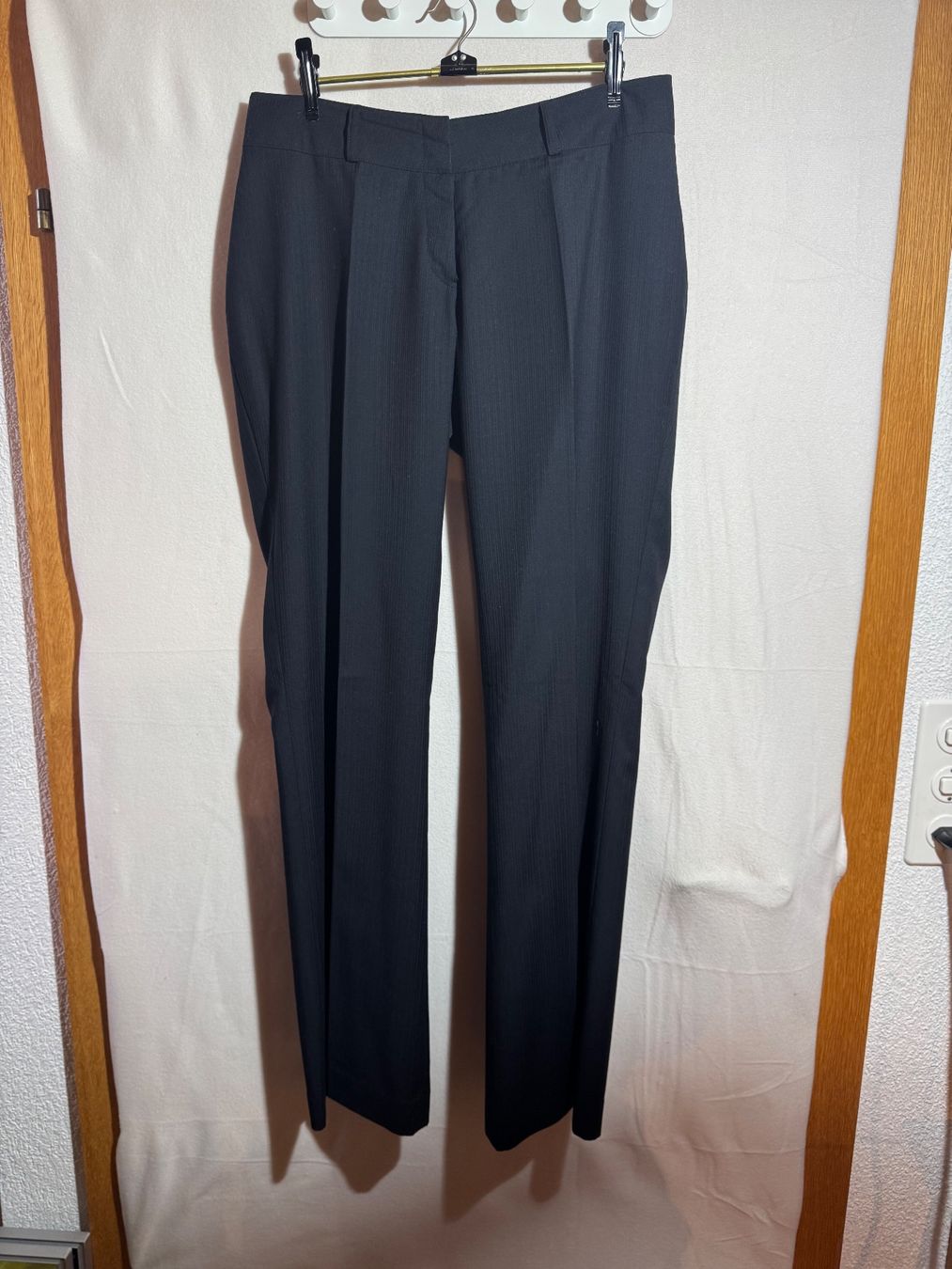 Hosen: Schwarze Stoffhose M/L – Gebraucht aus Grosswangen von SALE_SALE_SALE