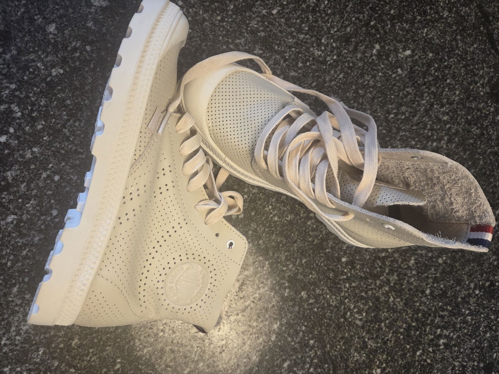 Palladium Scarpe da uomo: Palladium Leder Gr.37 Neu – Nuovo (secondo la descrizione) da Sursee venduto da Ventiduese 1