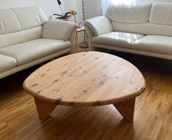 Couchtisch dreieckig Holz naturbelassen