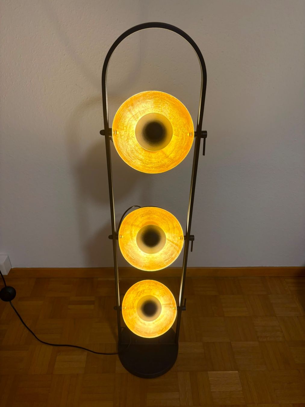 Pfister Lampade: Stehleuchte schwarz/gold mit LED Leuchtmittel – Usato da Basel venduto da sisbro 1
