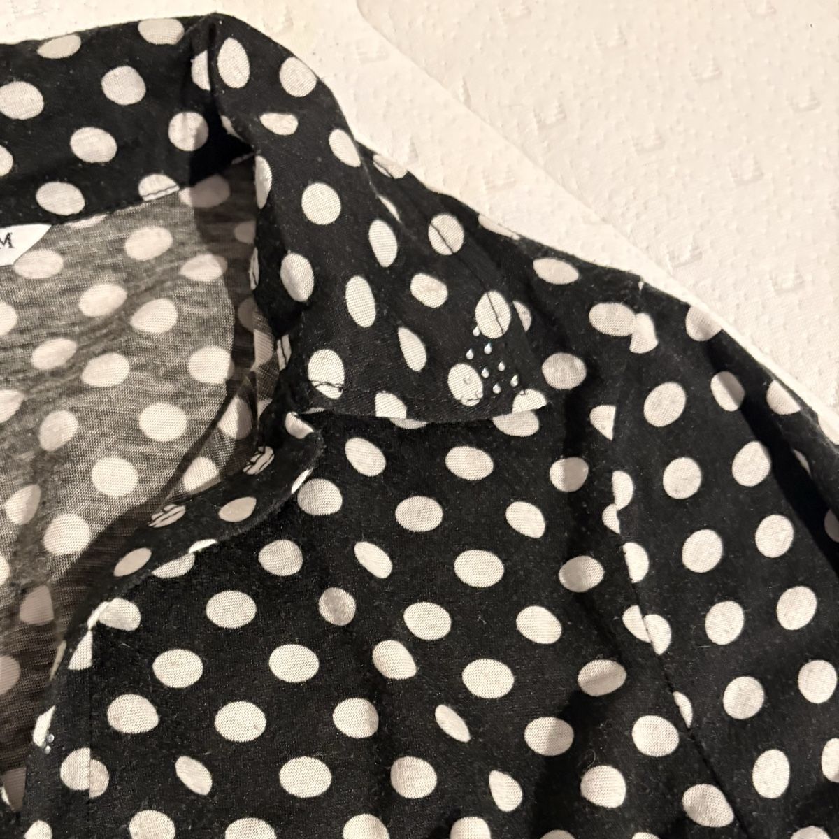 Camicette: Schwarze Polka Dot Bluse – Usato da Brünisried venduto da Livtsukki2ndHand 3
