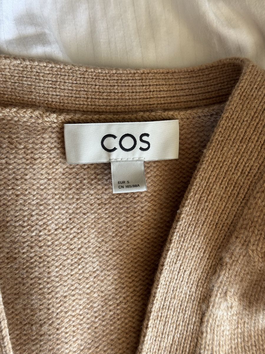 Cos Gilet & Giacche: COS Cashmere-Weste, 70% Wool/ 30% Cashmere - Chic – Nuovo (secondo la descrizione) da Rümlang venduto da vla_9g7d 3