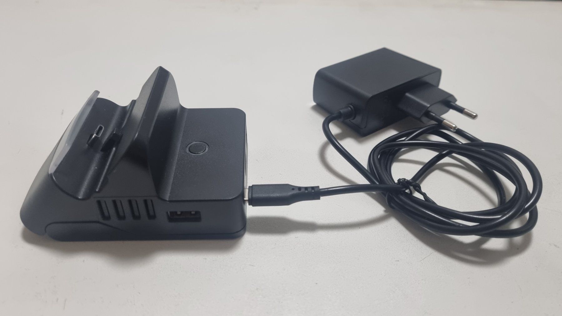 Nintendo Console: Nintendo Switch Ladestation Dock + AC Adapter – Usato da Birsfelden venduto da val_d9c2 4