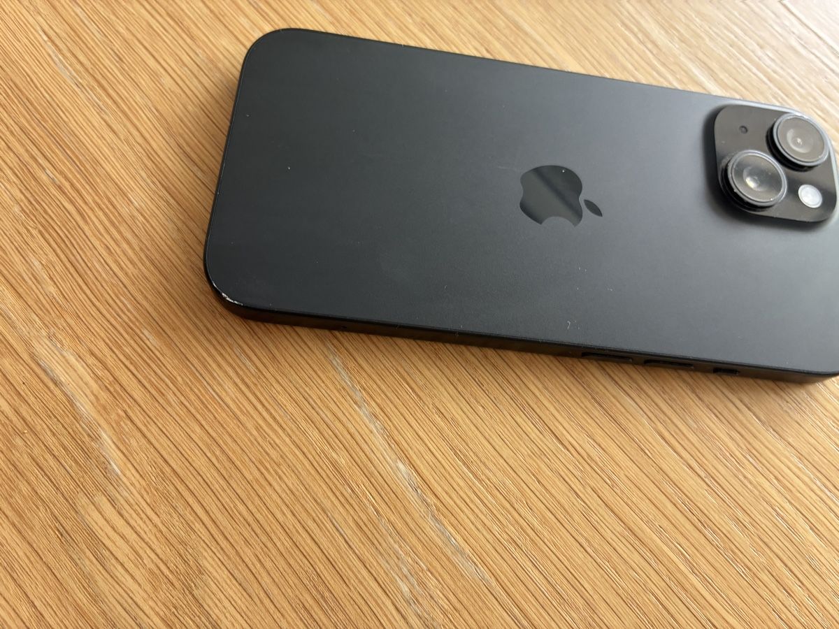 Apple Telefoni cellulari / Smartphones: iPhone 15 Schwarz 256 GB  – Usato da Moosseedorf venduto da Henneth 4