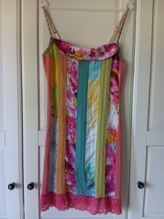 LOUISE DELLA Robe / Kleid taille / Grosse M (42 EUR)