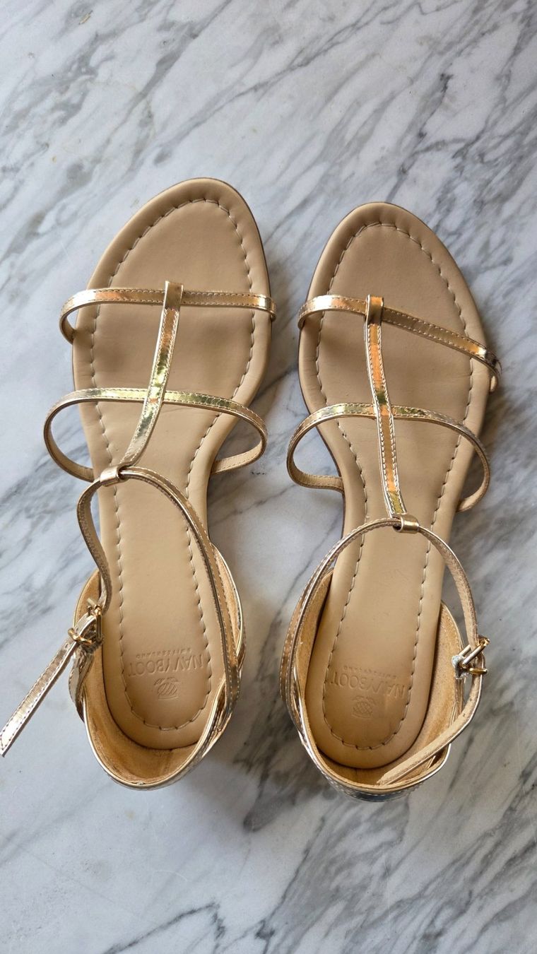 Navyboot Damenschuhe: Navyboot Gold Sandalen Gr. 38 – Gebraucht aus Fislisbach von Maieriisli25