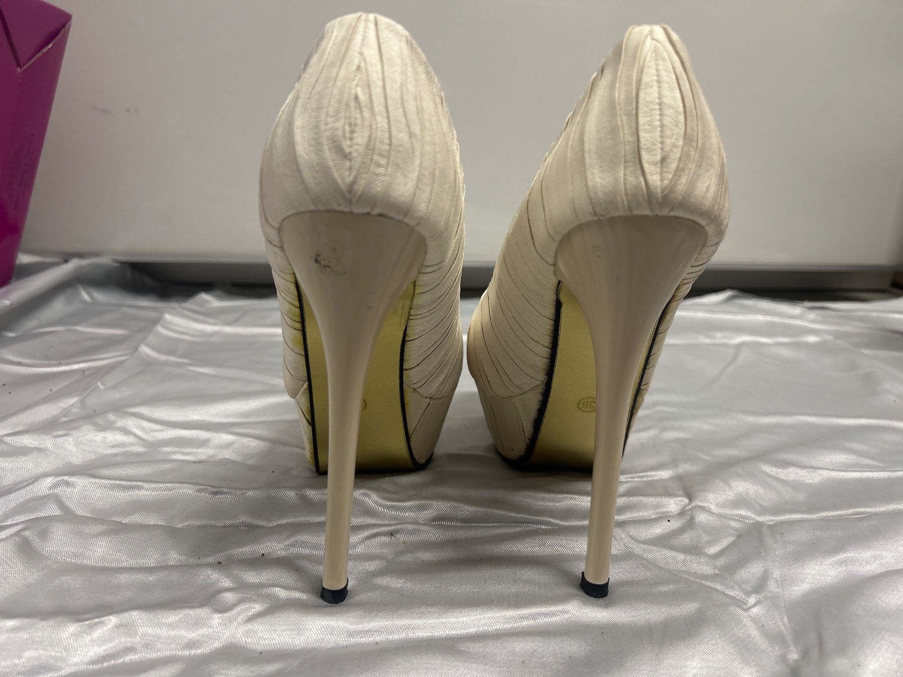 Scarpe da donna: Elegante Plateau Pumps Gr 36 Neu – Nuovo e nell'imballaggio originale da Regensdorf venduto da Spyke55 2