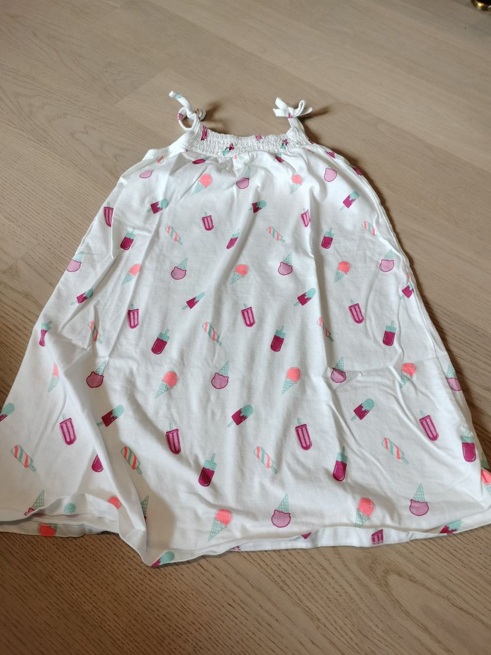 Vestiti & Gonne: Sommerkleid Grösse 122 – Usato da Neftenbach venduto da TheKringel