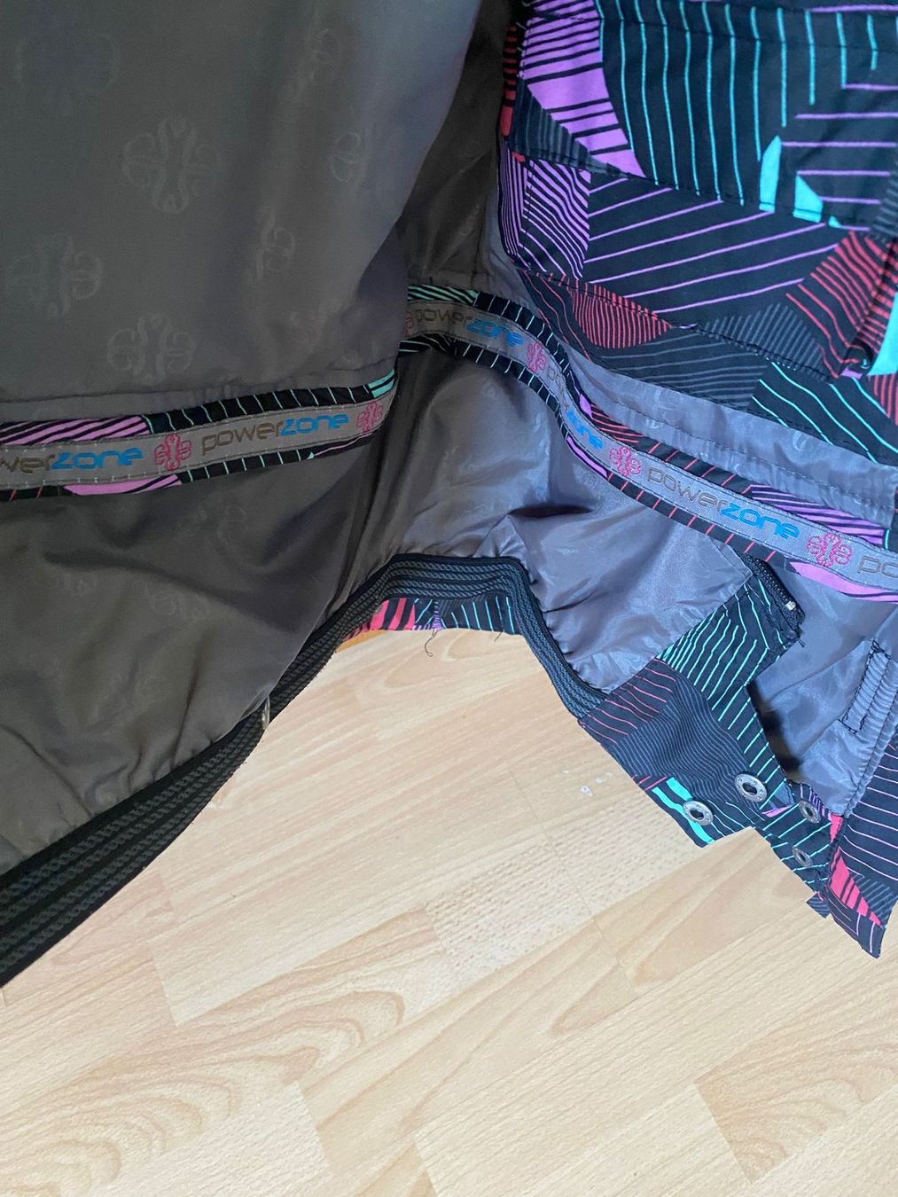 Jacken: Powerzone Winterjacke, Grösse M, bunt gemustert – Gebraucht aus Zürich von Ma_Go 2