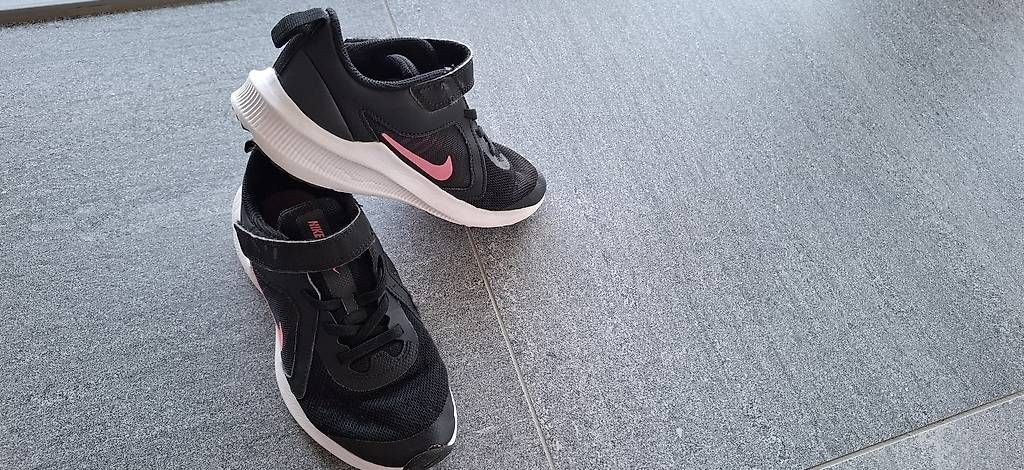 Scarpe per ragazze: Scarpe da ginnastica Nike 31,5  – Usato da Davesco-Soragno venduto da che_6rwb 1