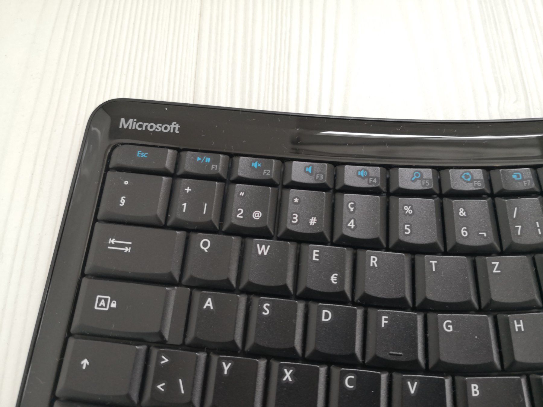 Monitore: 🤩2 STK: COMPUTER BILDSCHIRM Q26 LUMOS & MICROSOFT TADTATUR – Gebraucht aus Olten von Naja-Twins-Twins 5