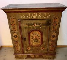 Buffet alpin floral multicolore année 1815