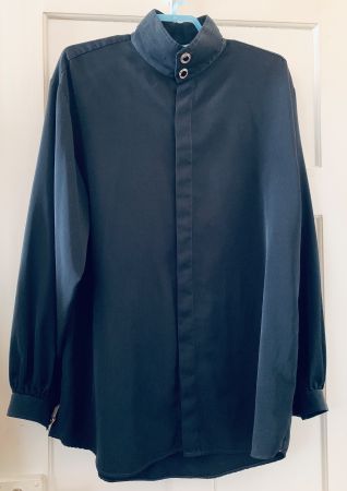 Festliches Herrenhemd mit Stehkragen Gr. XL, & Ersatzknöpfe