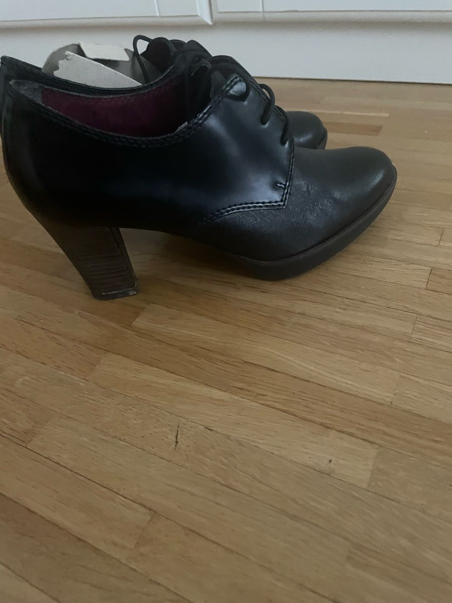 Tamaris Damenschuhe: Schwarze Tamaris Schnürschuhe Gr. 38 Absatzschuhe – Neu (gemäss Beschreibung) aus Dübendorf von alb_7rn8 1