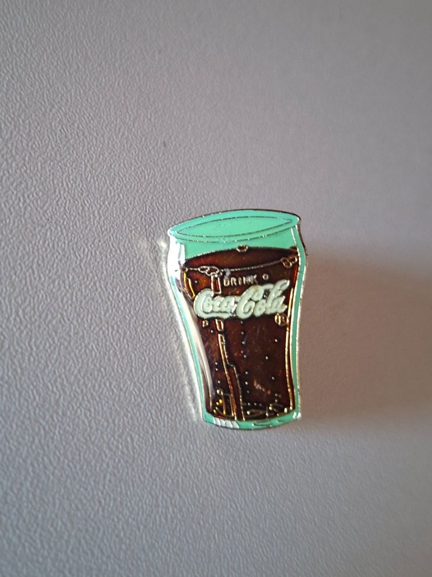 Coca-Cola Plaquettes & Badges: Pin Coca-Cola Glas – D'occasion à Erlinsbach par pfunky