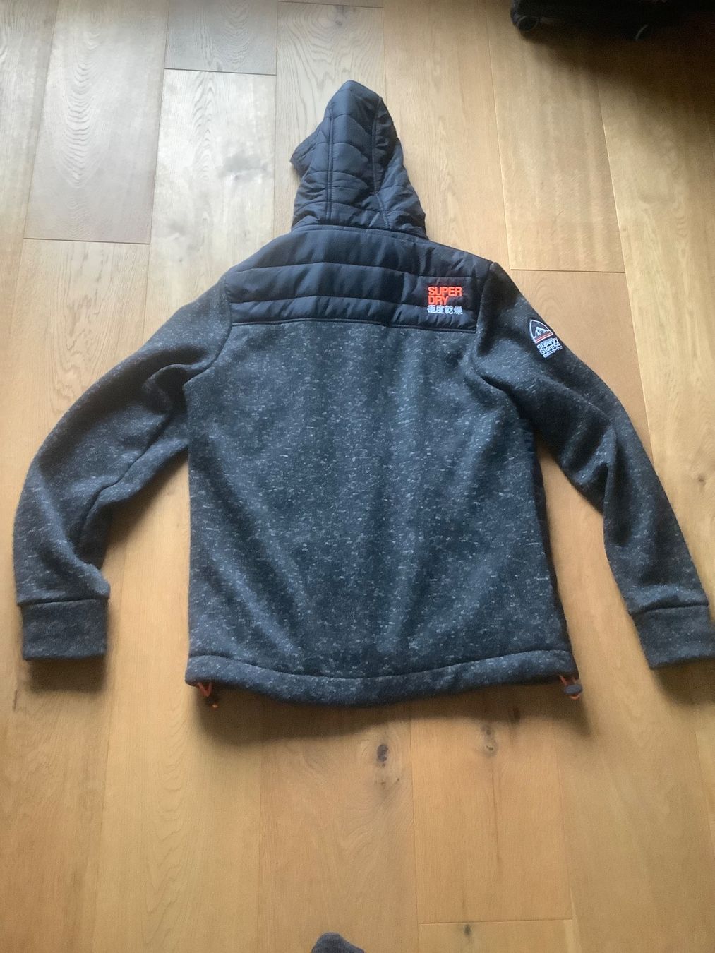 Superdry Giacche: Superdry Hybridjacke Men Gr.L – Usato da Hochdorf venduto da Biero70 1