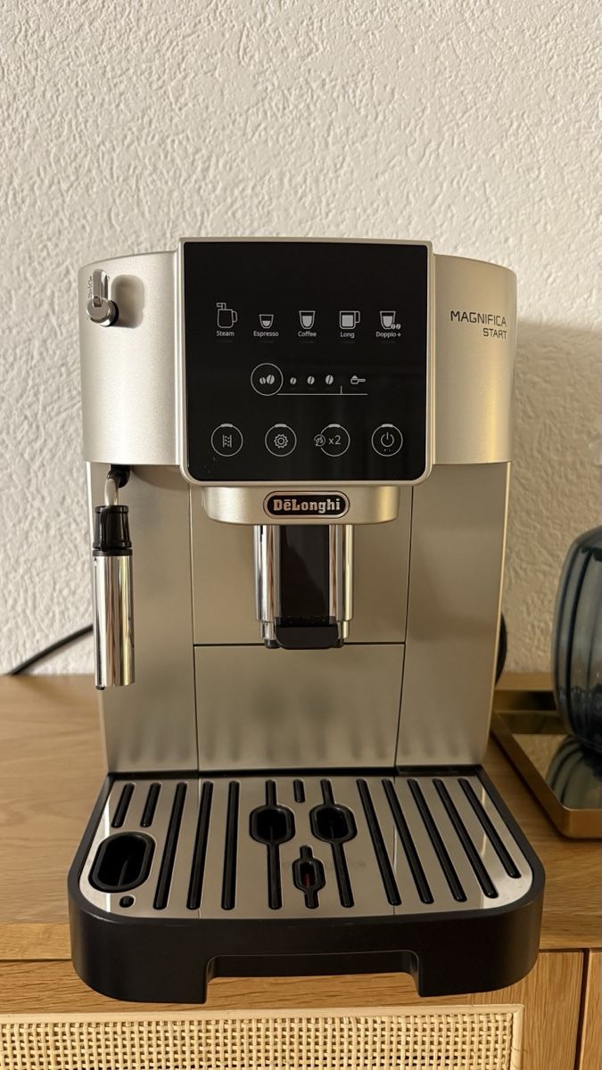 De'Longhi Machines à café & Machines à expresso: DeLonghi Magnifica Start mit Garantie – Neuf (Voir description) à Gerlafingen par tbnl02