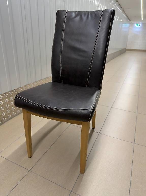 Chaises: 4 x Hochwertige Stühle mit Lederbezug – D'occasion à Sierre par fal_5p7d