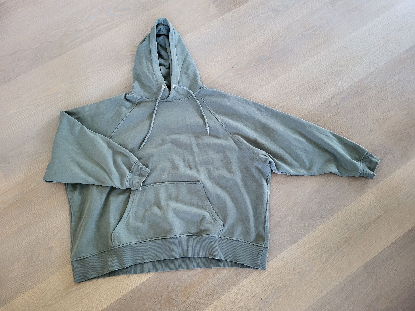 H&M Pullover & Sweatshirts: Pullover olivgrün - Grösse L – Gebraucht aus Rüschlikon von Xyzszh 1