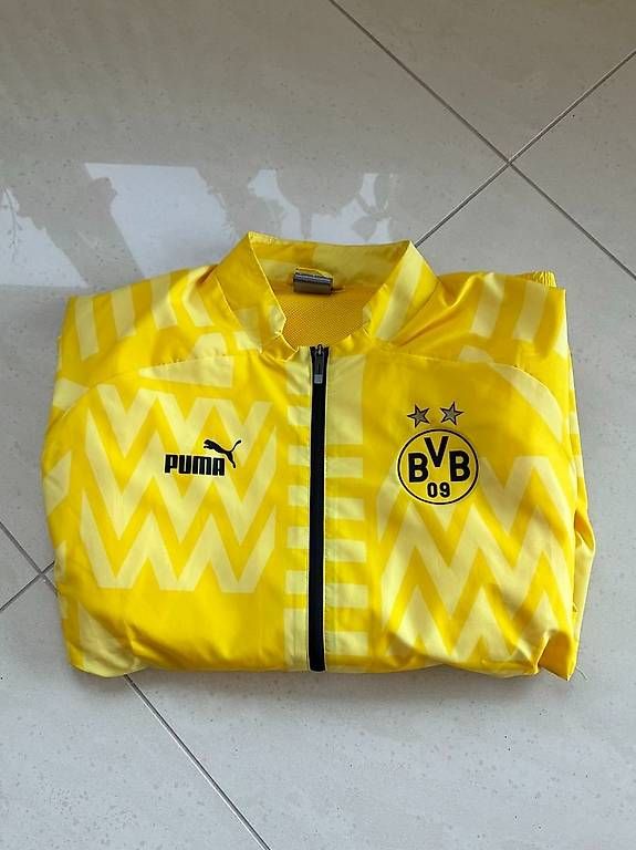Jacken: Borussia Dortmund Jacke Gelb M Puma – Gebraucht aus Henggart von escorpio0511 1