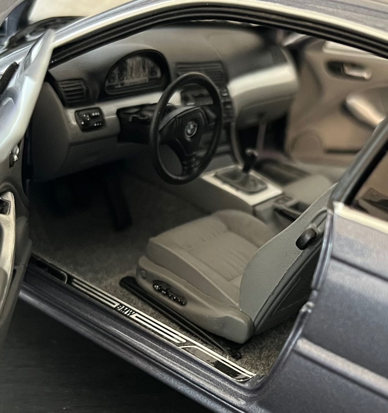Kyosho Modellini d'auto: KYOSHO BMW 318ci e46 coupé 1:18 – Usato da St-Cergue venduto da ncu_t267 5