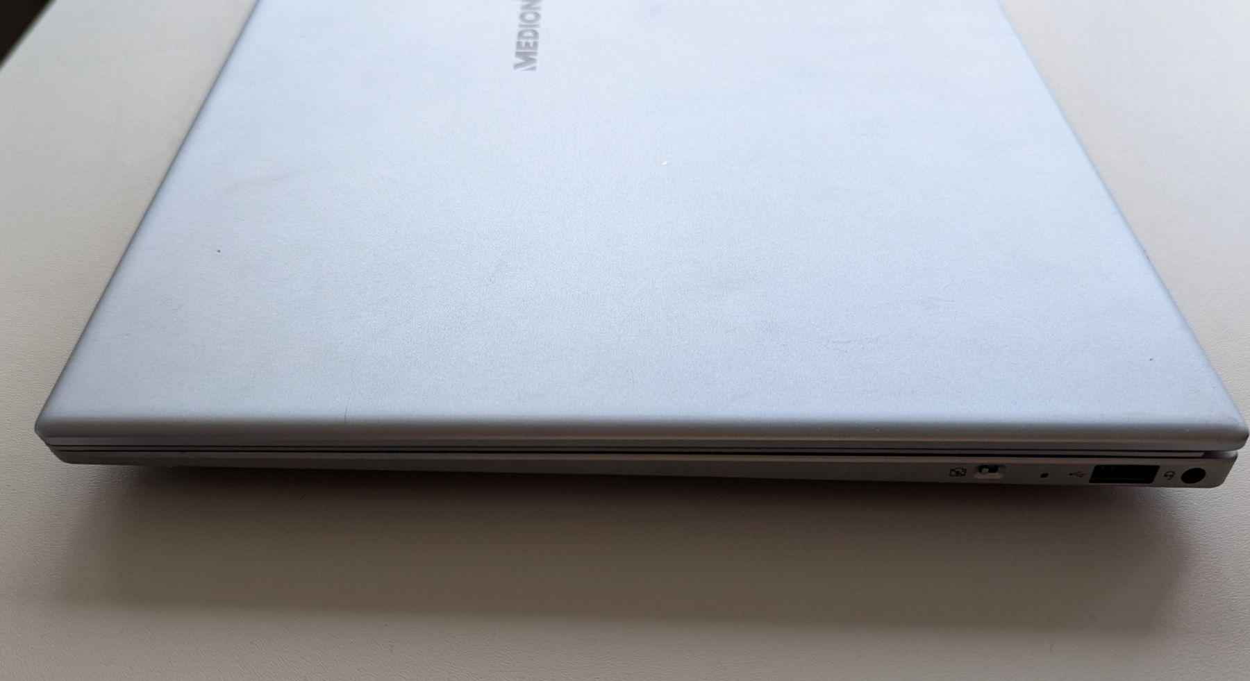 Medion Notebook: Medion Akoya E14308 Laptop – Usato da Zürich venduto da pointedarch 4