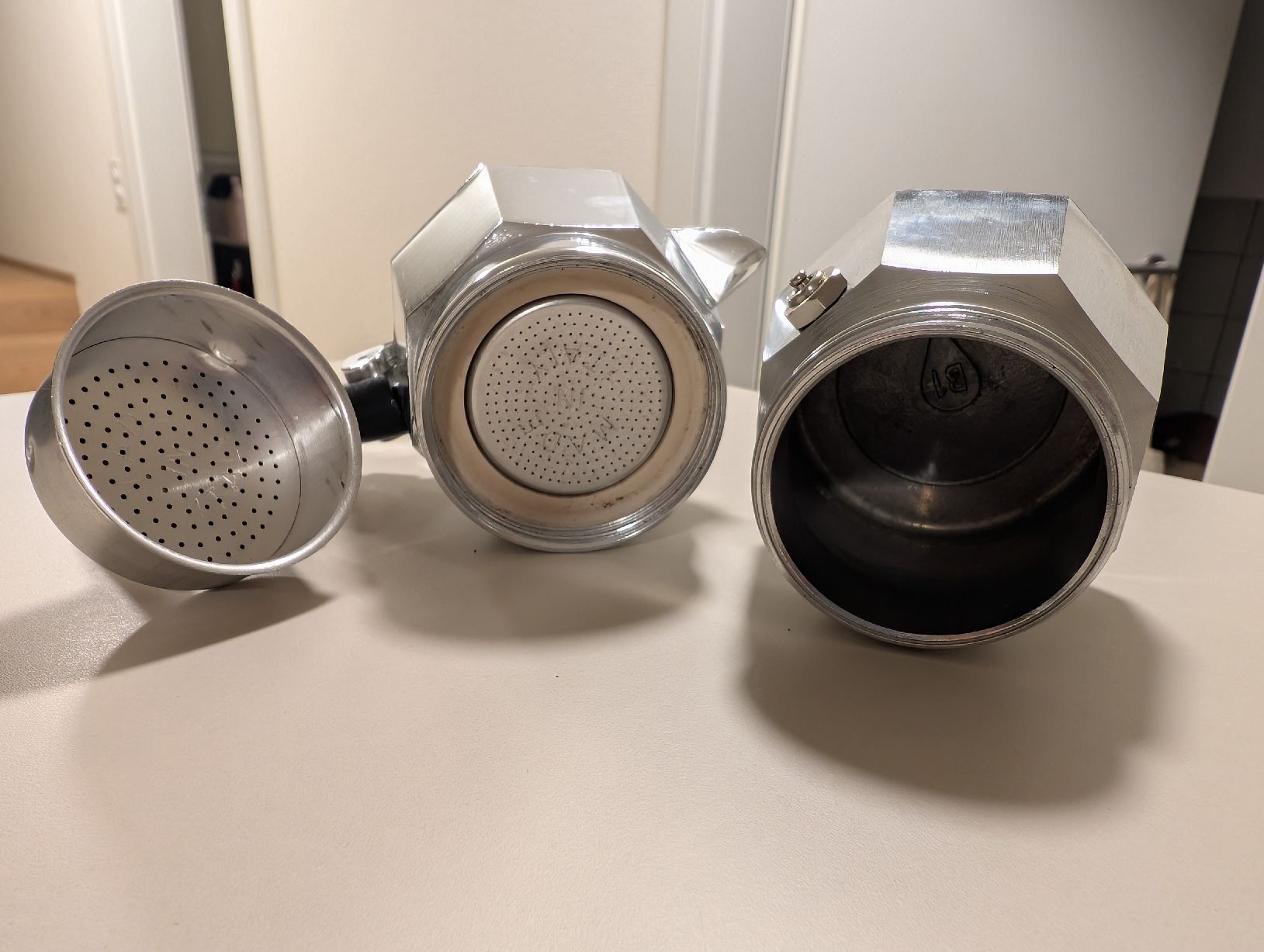 Bialetti Kaffeemaschinen & Espressomaschinen: Bialetti Moka Express 4 Tassen – Neu (gemäss Beschreibung) aus Einsiedeln von alegna89 1