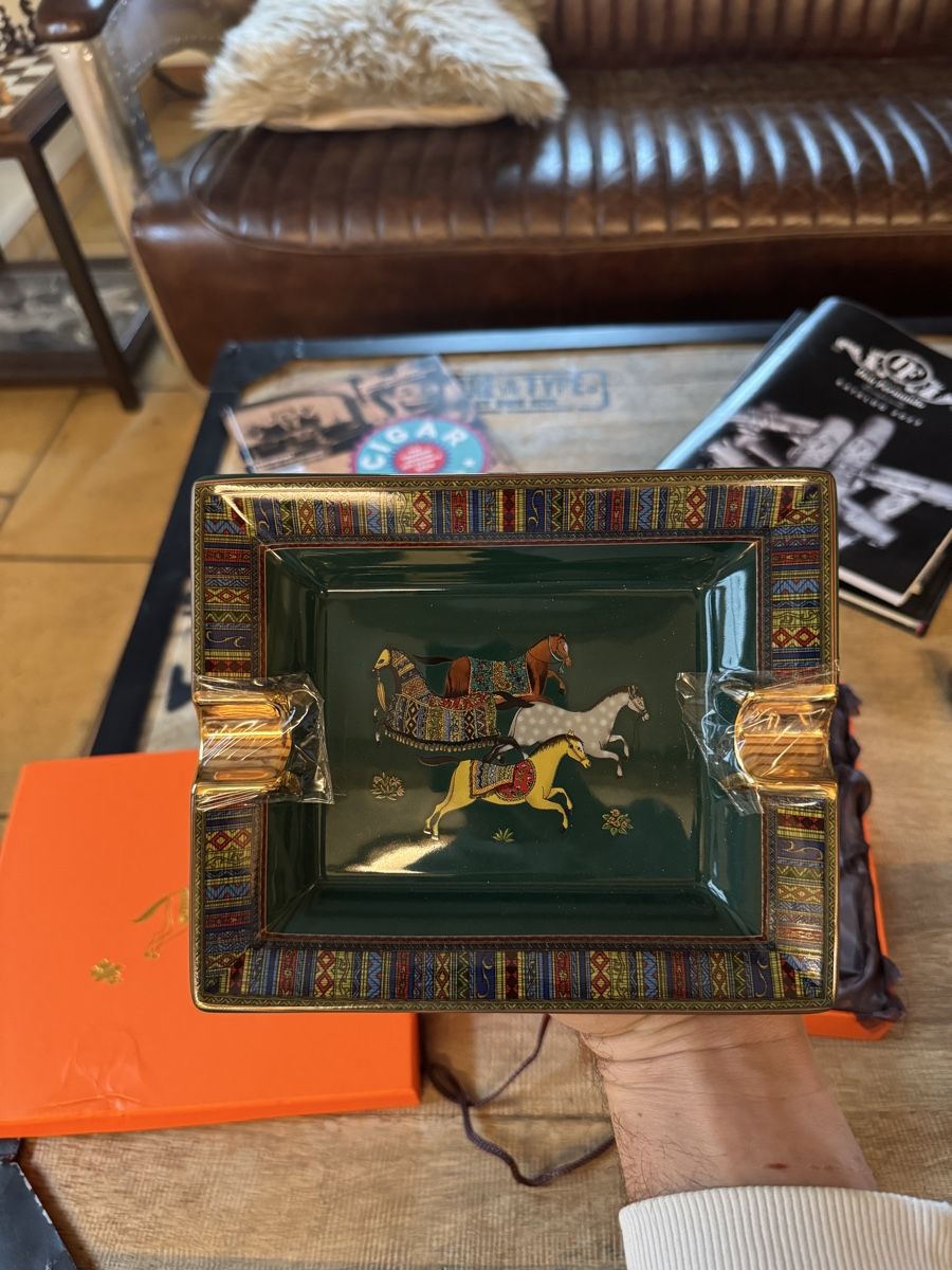 Portacenere: Ashtray Luxury Horses 🐎 – Nuovo (secondo la descrizione) da Seuzach venduto da kaufes8