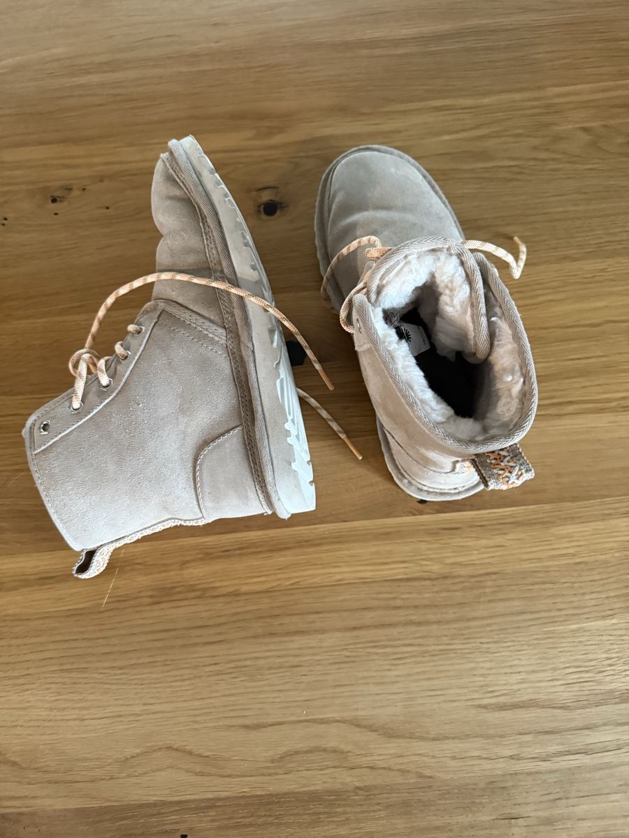 Scarpe da donna: UGG Boots 39 – Usato da Boncourt venduto da Doodle 3