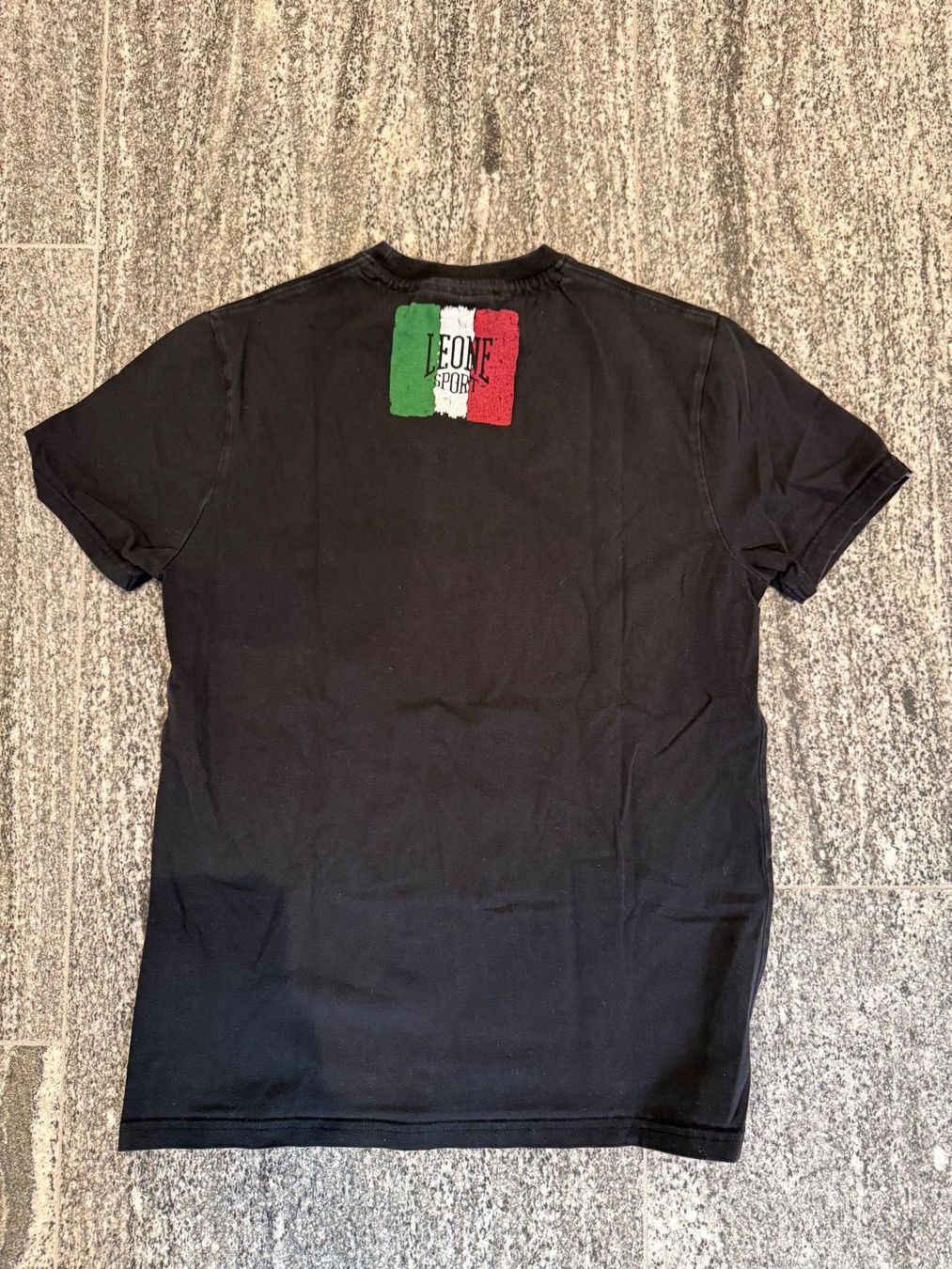 T-shirt: Black Leone mens T-shirt – Usato da S. Vittore venduto da via_h2nb 2