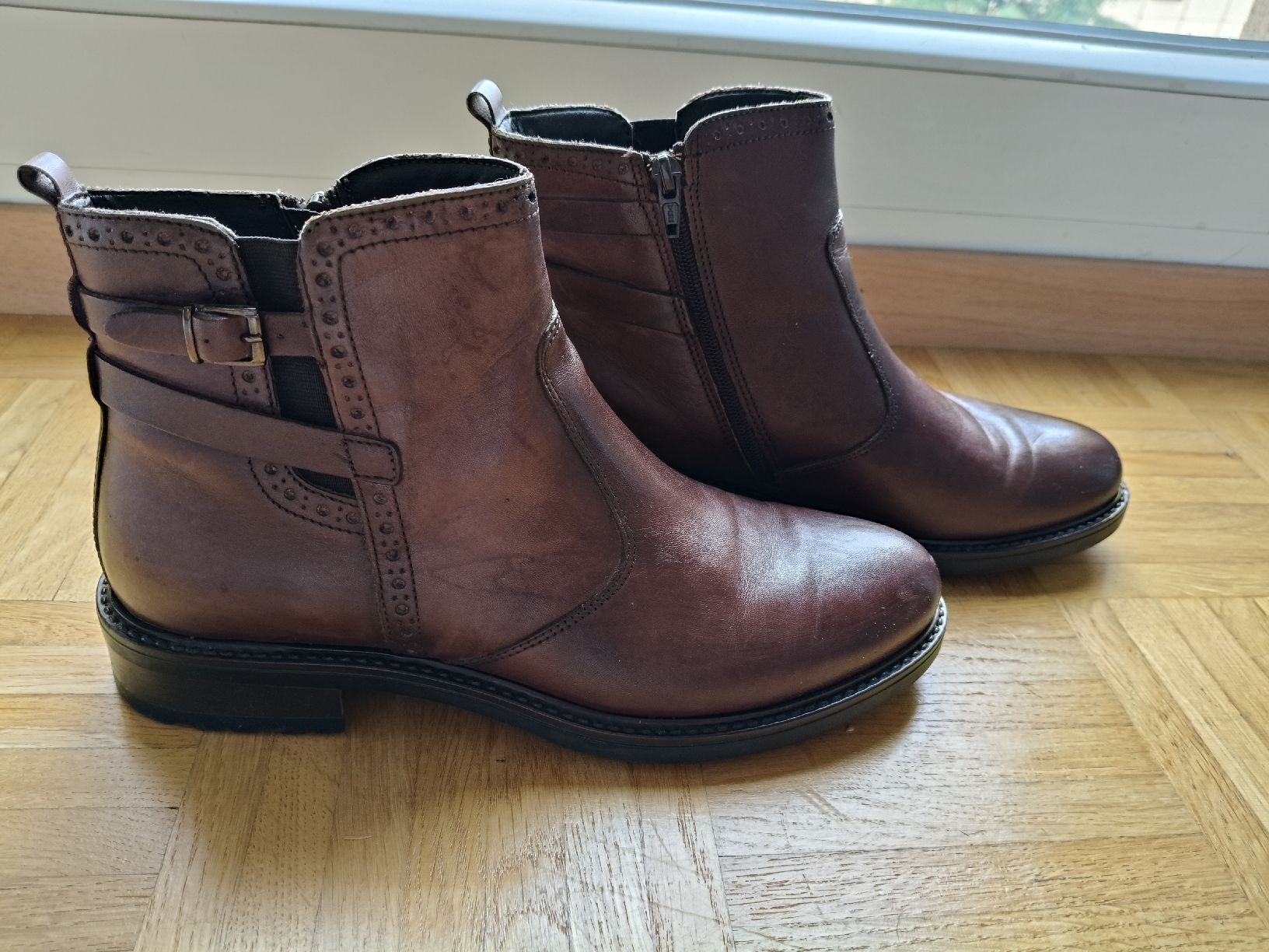 Scarpe da donna: Bottines marron, parfaites pour l'hiver. – Usato da Petit-Lancy venduto da Elissouche 4