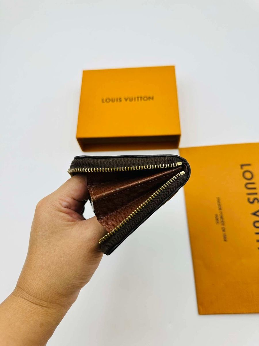 Louis Vuitton Portafogli: Louis Vuitton Zippy Coin Purse Monogram – Usato da Widnau venduto da Pukpan_99 7