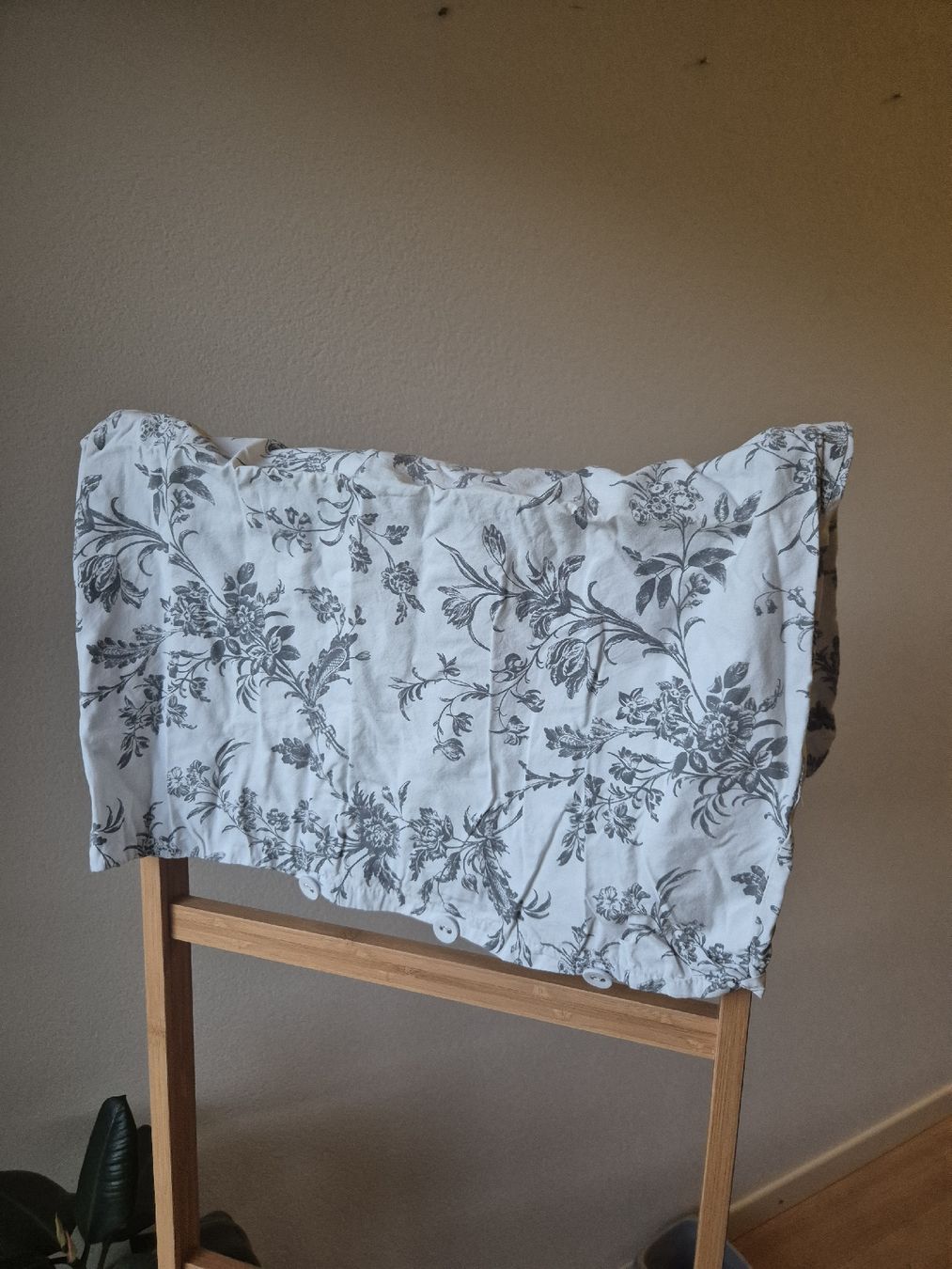 Ikea Cuscini: Ikea Kissenbezug Blumen – Usato da Belp venduto da manii__