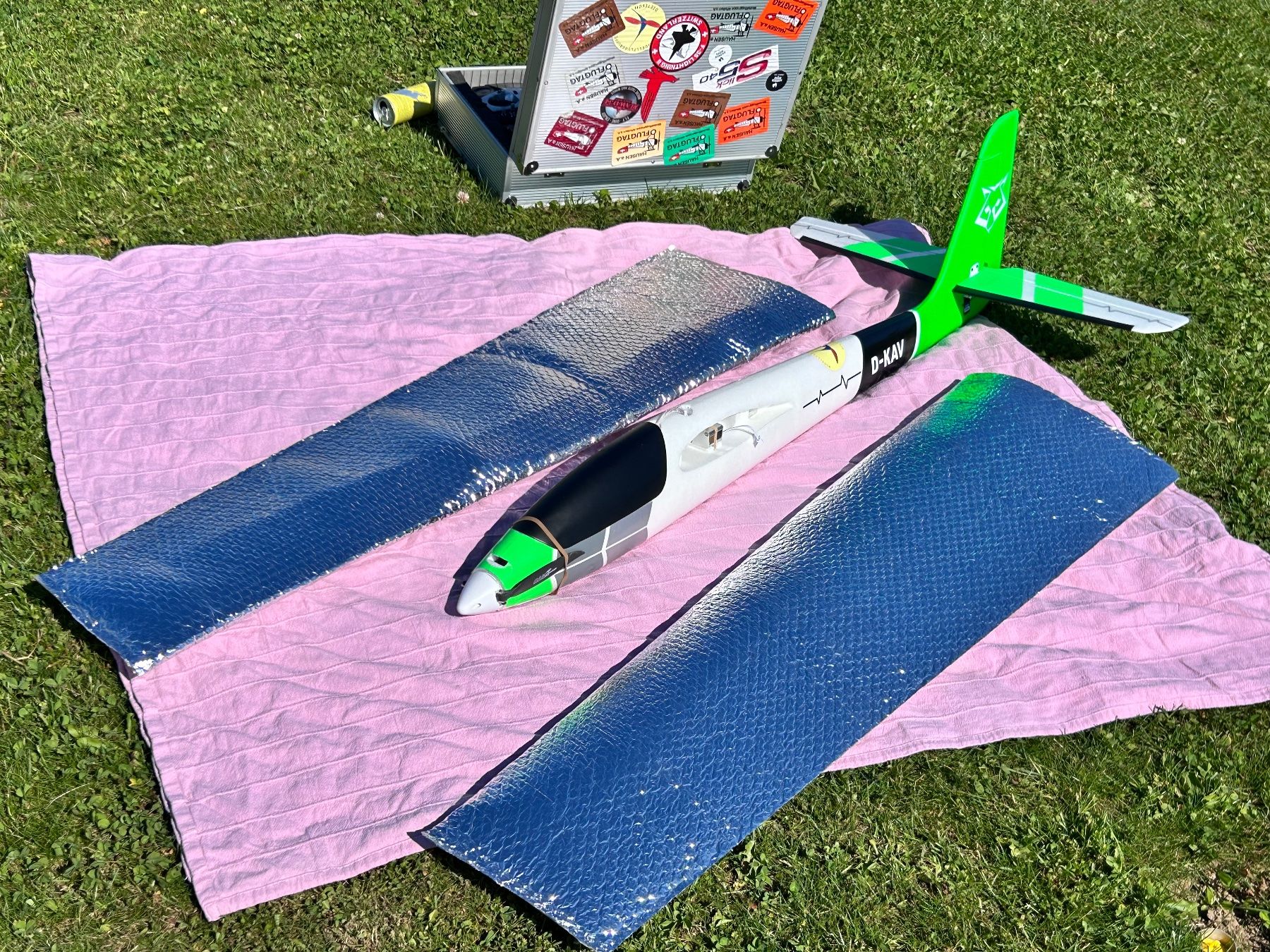 RC Kits de montage: KAVAN Pulse  - grün – D'occasion à Oetwil an der Limmat par astropoot 3