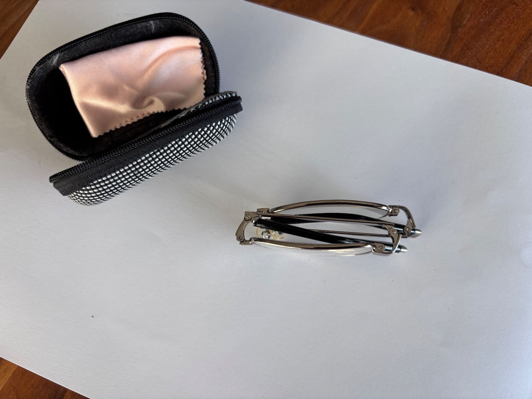 Occhiali & Lenti: Lesebrille zusammenklappbar in Etui – Usato da Balsthal venduto da Uroby 1