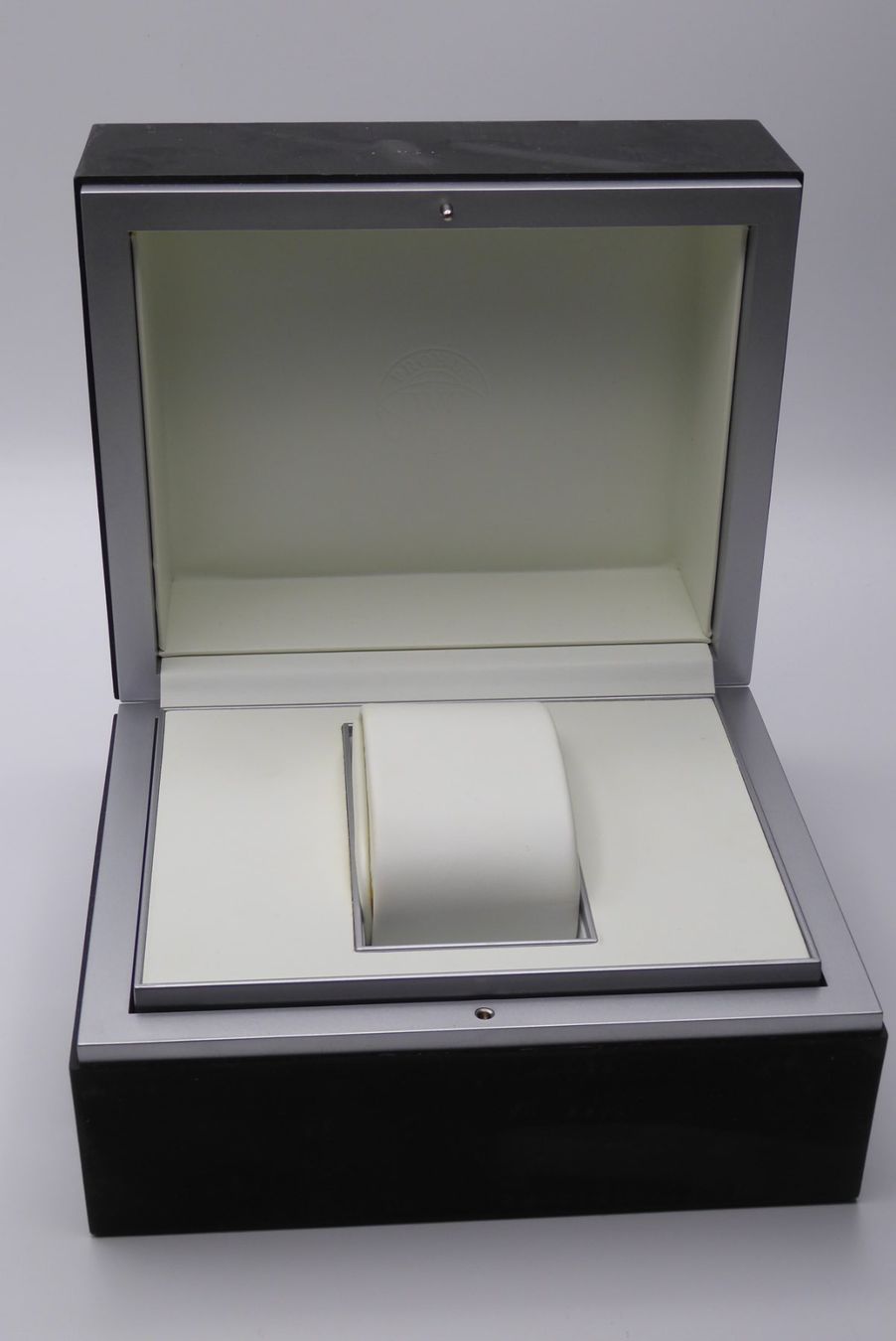 IWC Scatole porta orologi: IWC Schaffhausen box for watch – Usato da Geneve venduto da adr_xk6n 4