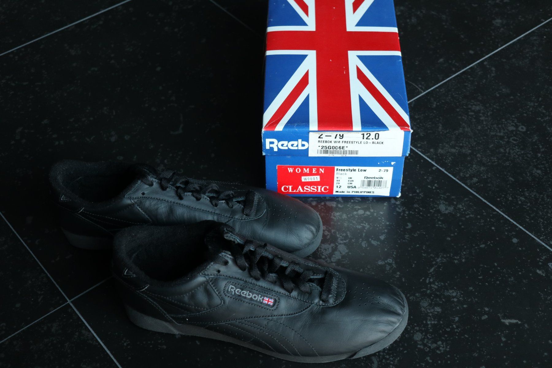 Reebok Scarpe da uomo: Reebok Freestyle Low Black Classic Gr. 44 – Nuovo e nell'imballaggio originale da Wädenswil venduto da Diddl4u