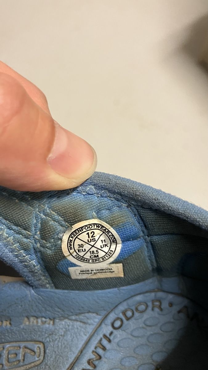 Keen Scarpe da uomo: KEEN Sandalen Kinder Grösse 30 – Usato da Wettingen venduto da Vichli 2
