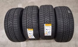 Vier neue Winterreifen 235/45R18 Pirelli